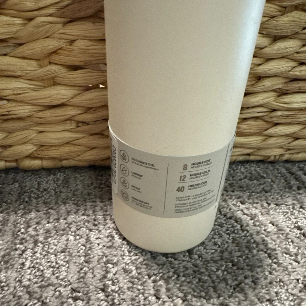 Stanley 20oz Cream Aerolight Transit  Stainless Steel Tall & Skinny Brand‎ NWT - Picture 2 of 5
